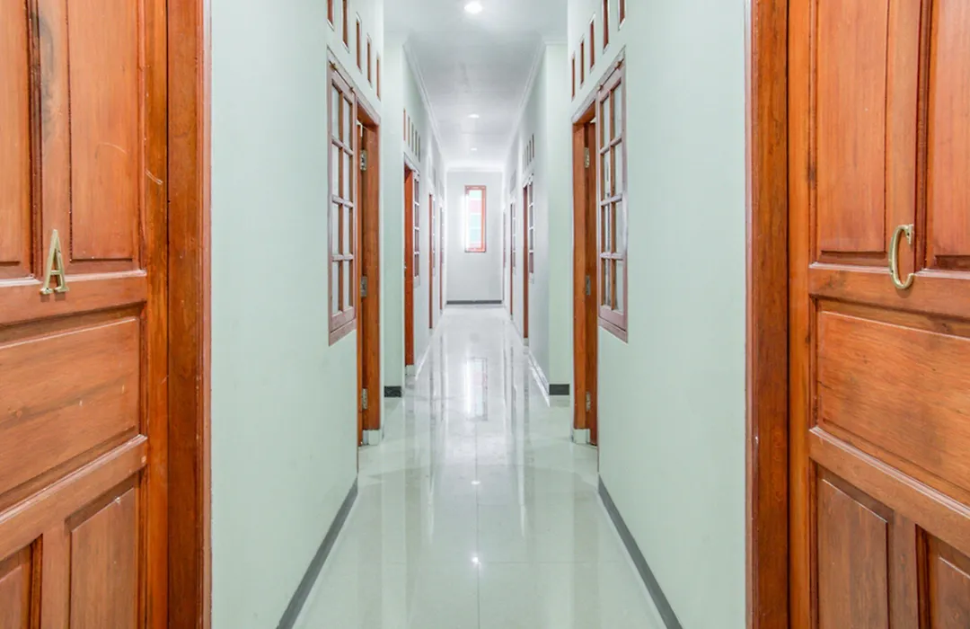RedDoorz near Taman Mini Jakarta-1